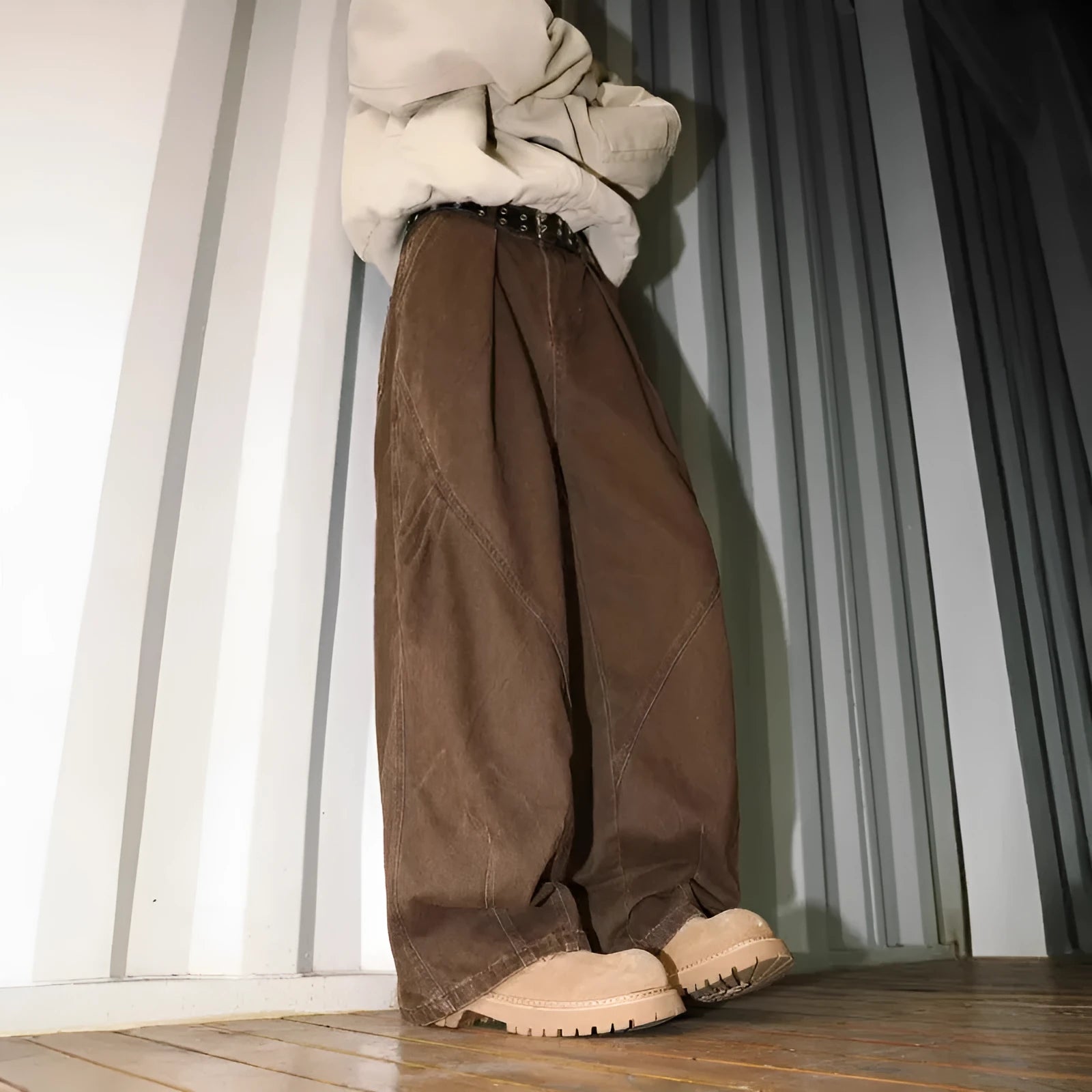 Men's pleated straight leg trousers in cotton-polyester blend with elastic waist available in black, brown, apricot