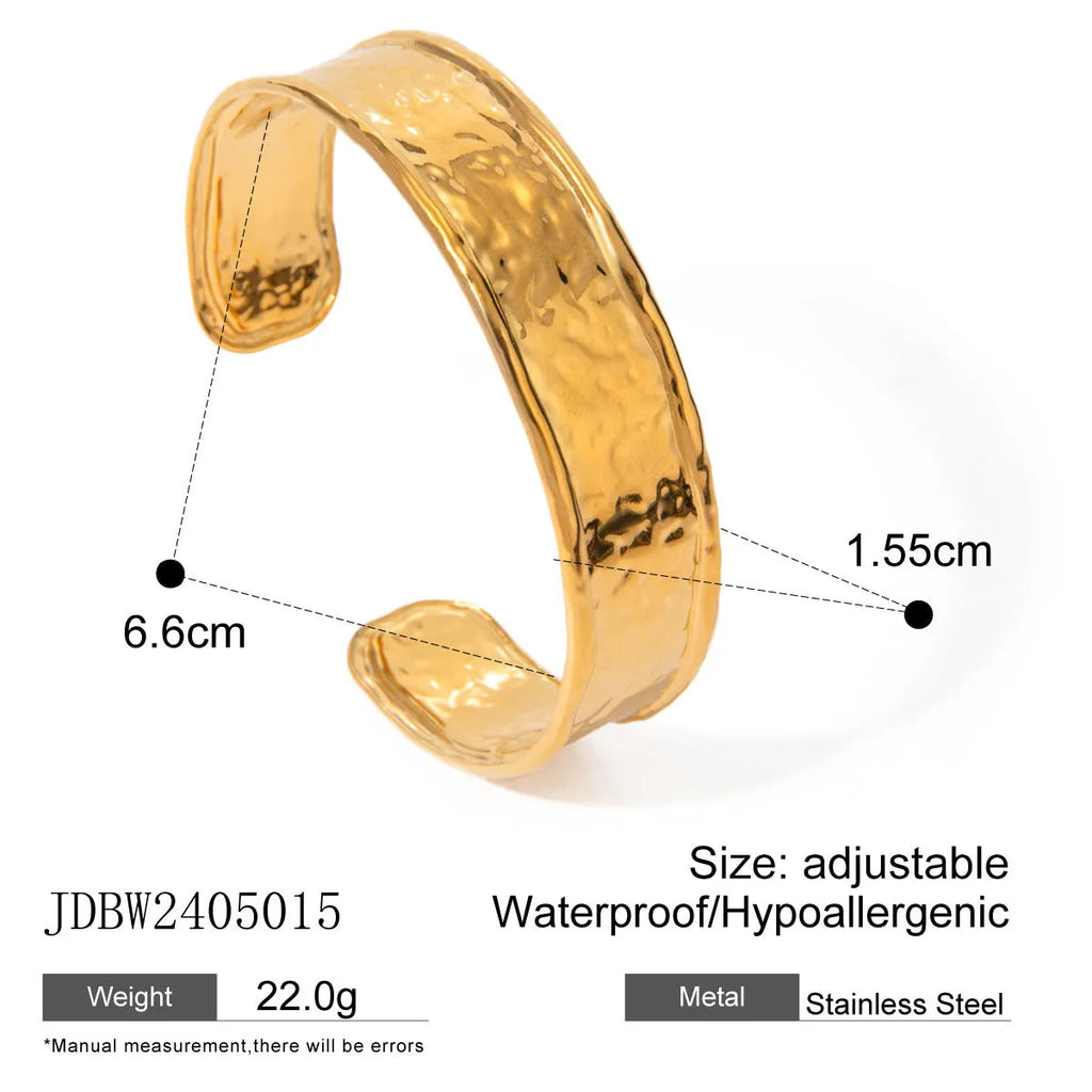 Stainless steel wings design ring with adjustable opening band in electroplated silver tone.