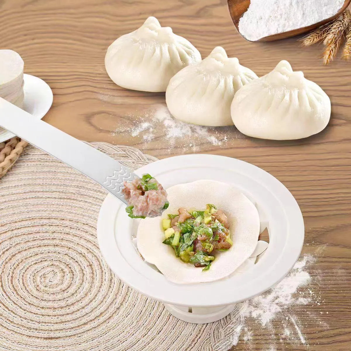Black Jinkali 4-piece steamed bun mould and dumpling maker set for shaping baozi.
