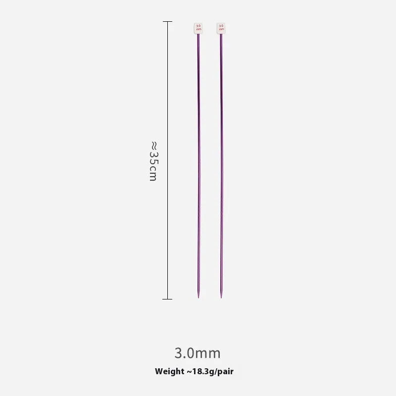 Set of aluminium crochet hooks with silicone grips showing various sizes from 2.0mm to 10.0mm.