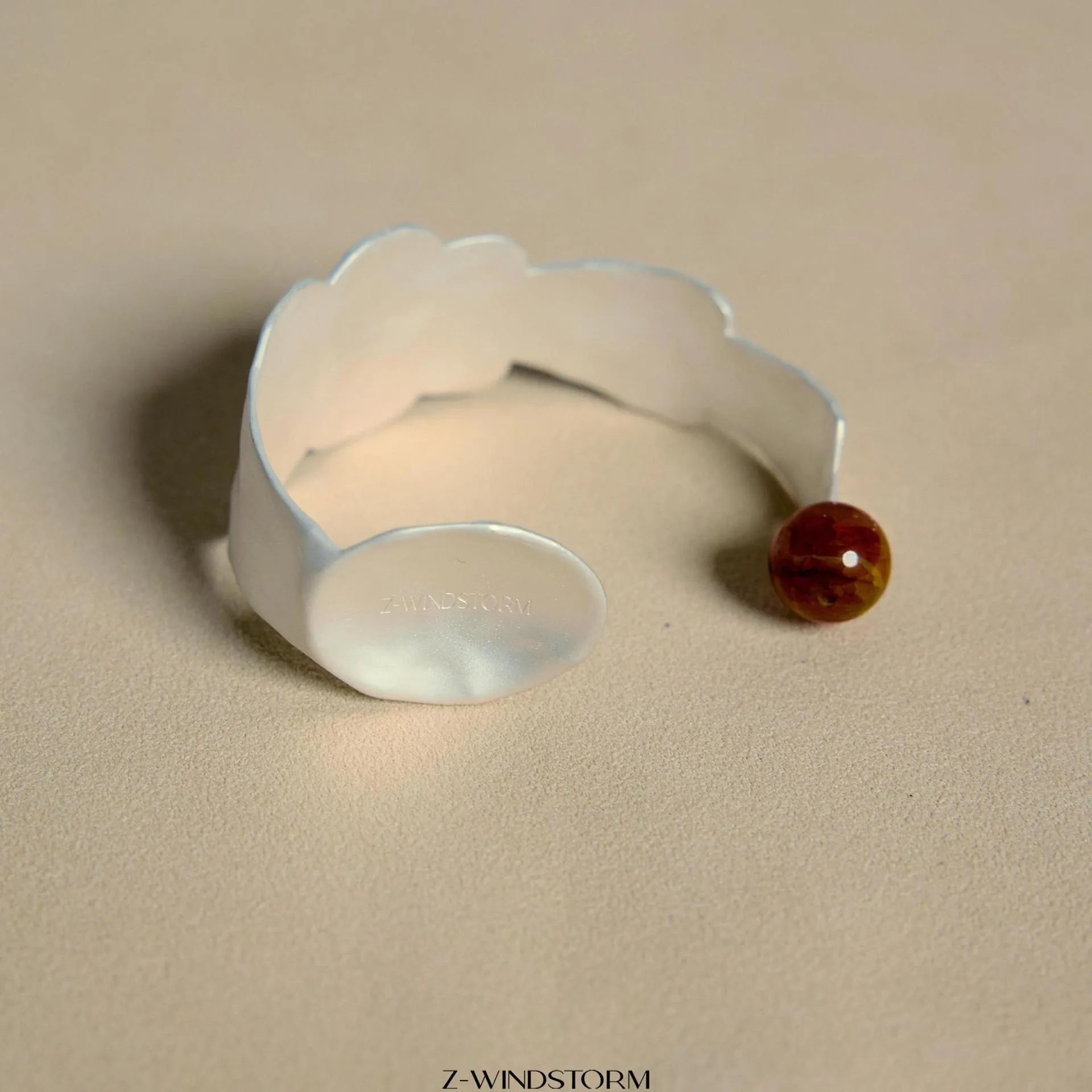 Alloy ring and bracelet set with diamond shape elements and electroplating finish