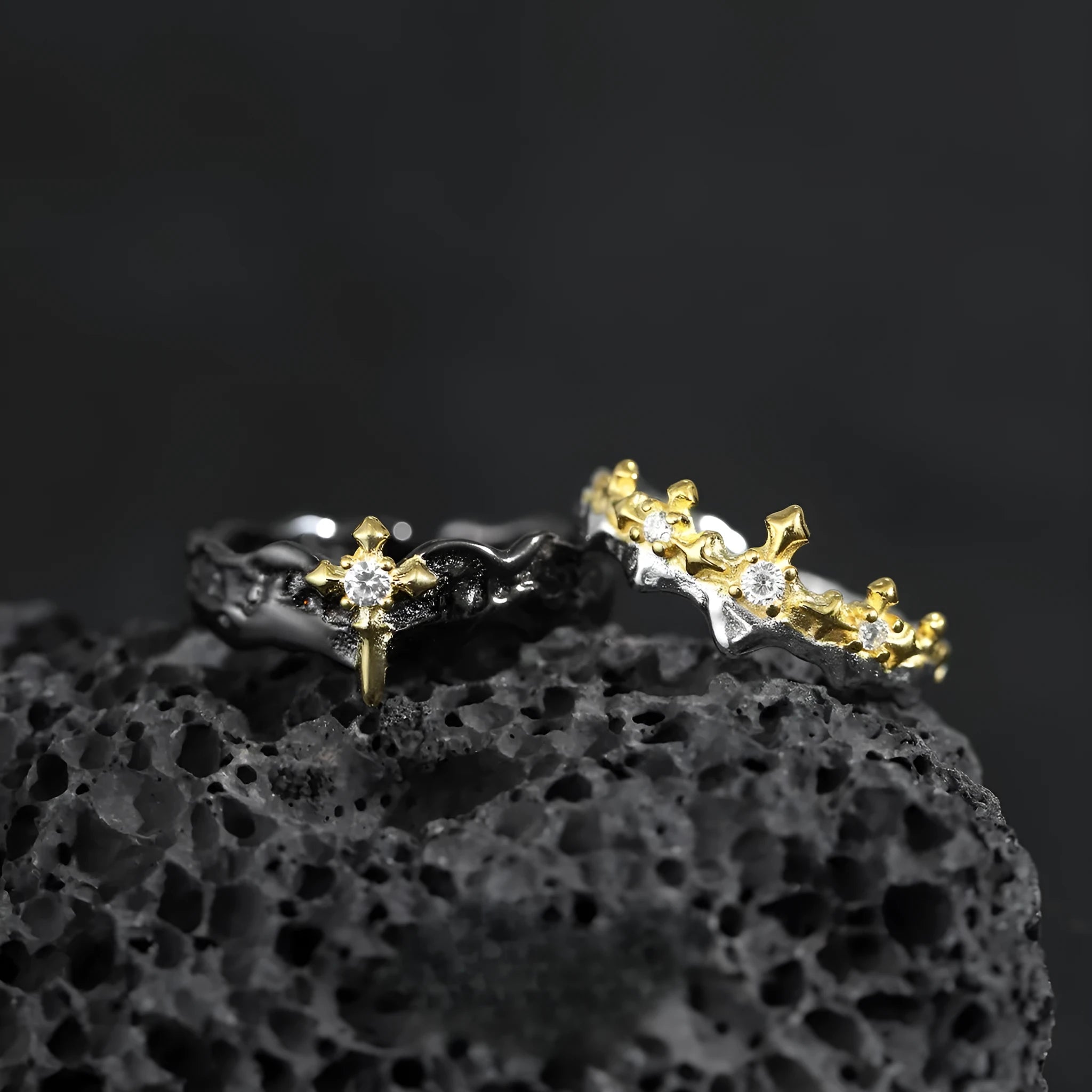 Princess Knight couple ring with adjustable opening in electroplated silver white gold colour