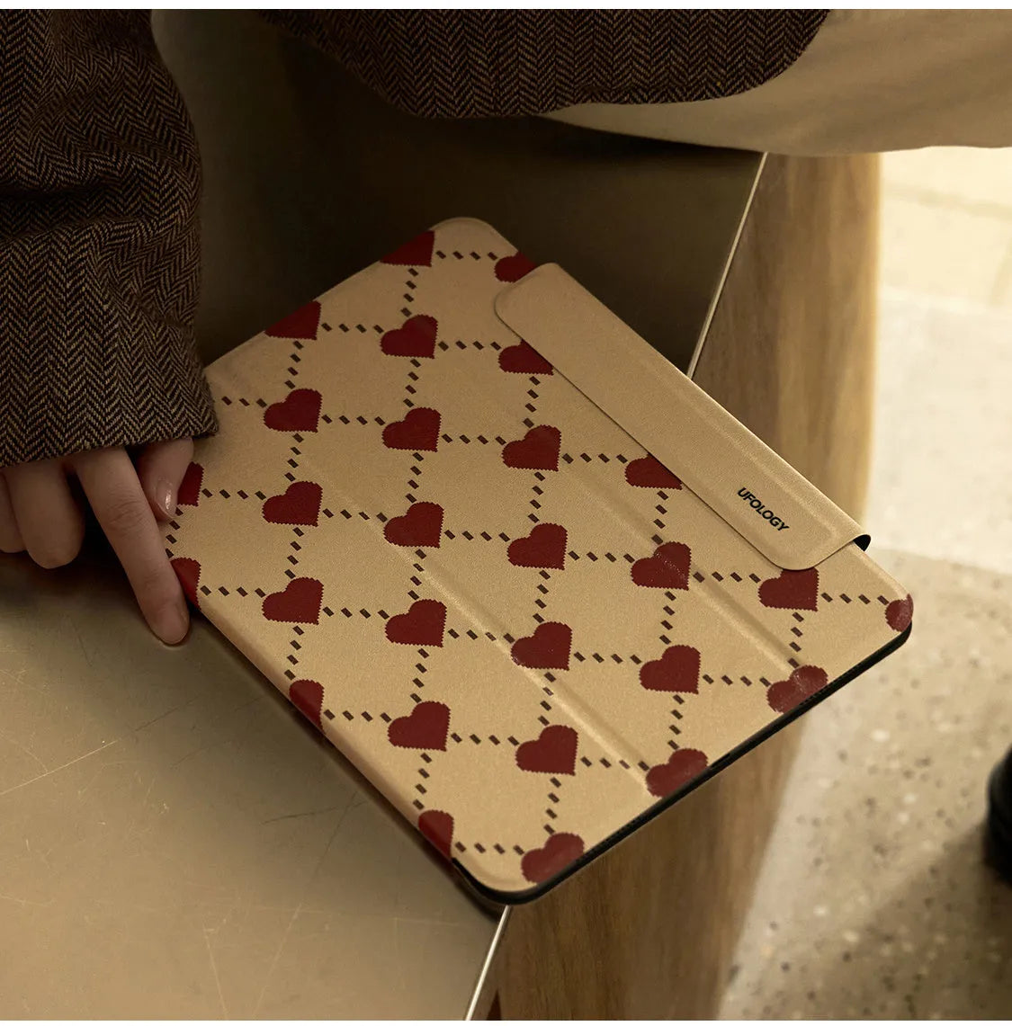 Double-sided magnetic suction flat plate shell for iPad Air 4 and Air 5 tablets in polyurethane