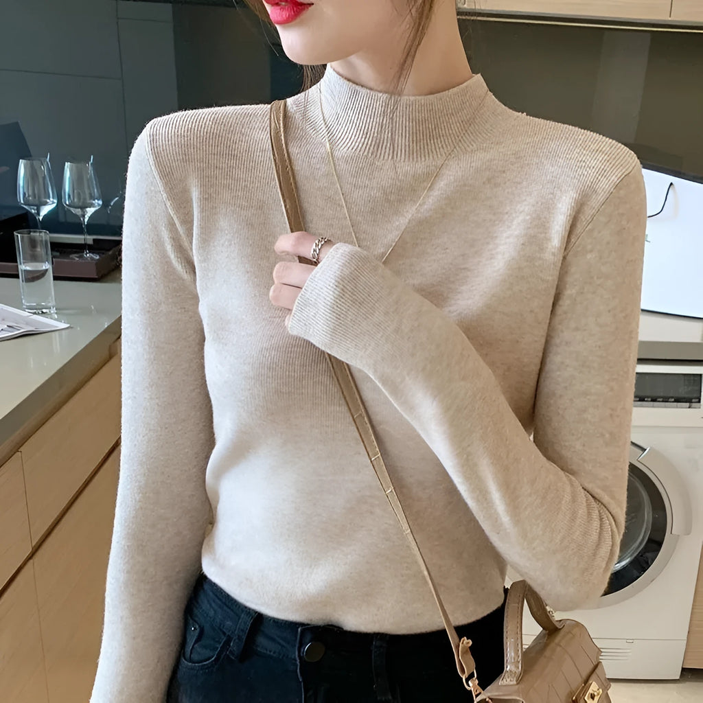 Slim fit western style long sleeve top in viscose fibre fabric with inner knitted construction