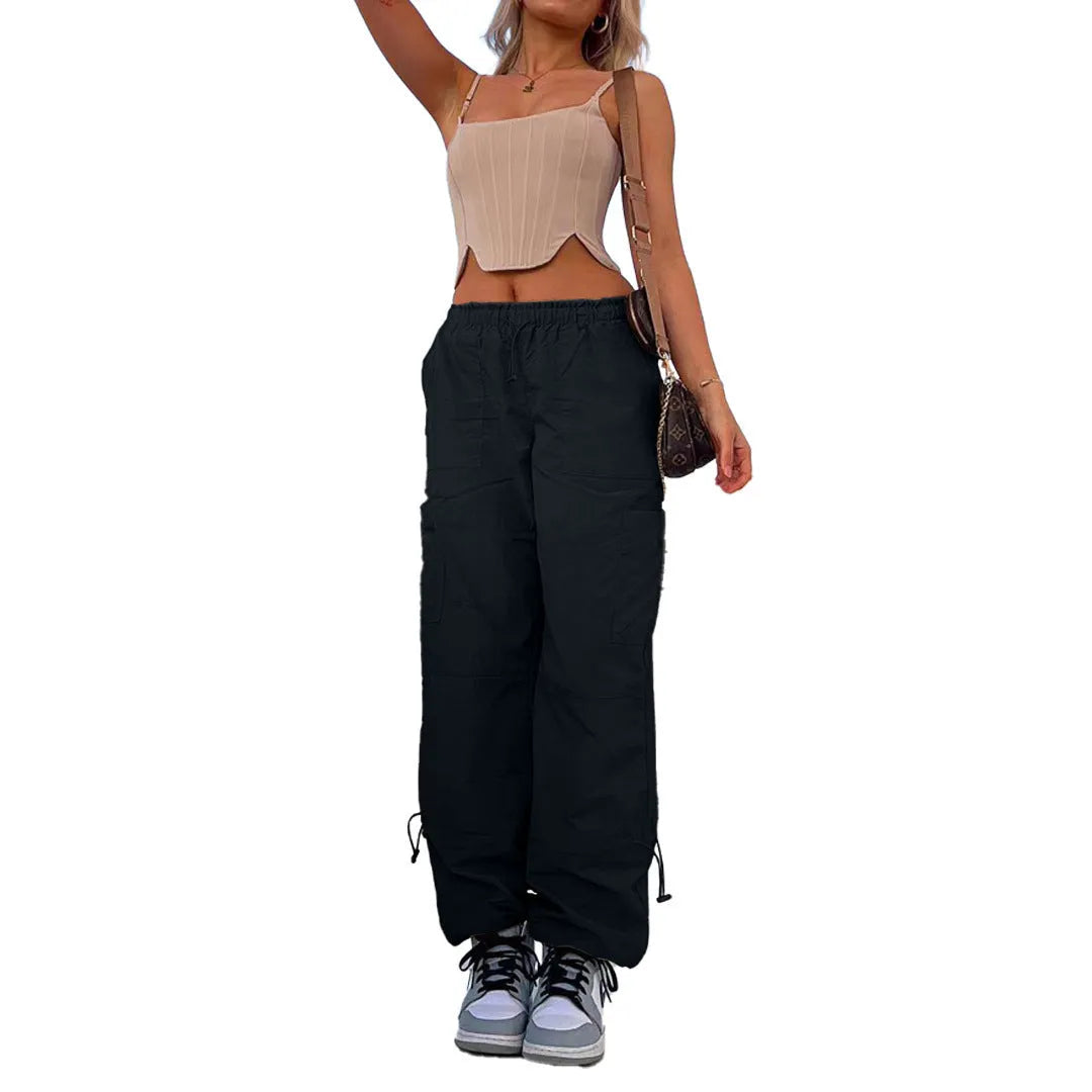Multi-pocket cargo trousers in loose fit with mid-rise waist, available in multiple colours