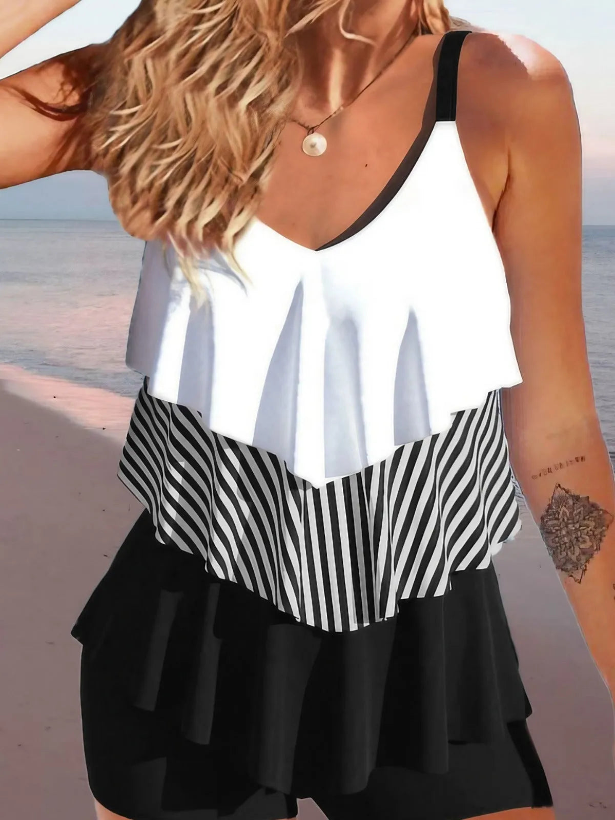 Women's backless spaghetti-strap ruffle bikini swimsuit in multiple colour patterns