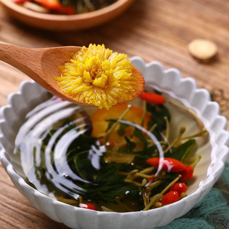 Box of honeysuckle chrysanthemum herbal tea bags for fire health care with gift tea cup