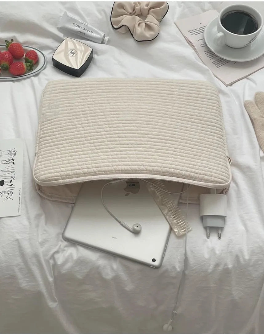 Black and white anti-seismic cotton cloth laptop bag for tablets, shown with a coin pocket.