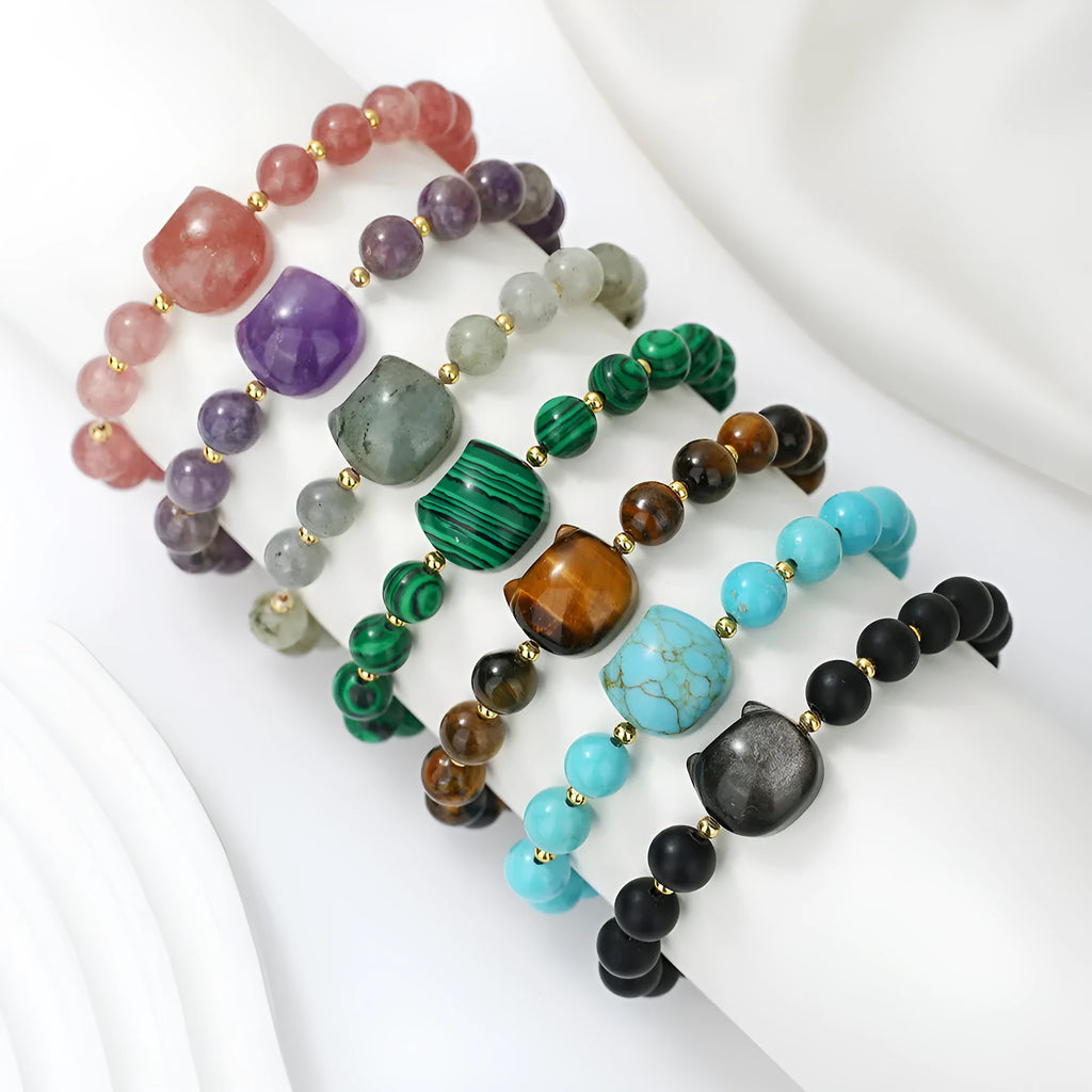 Natural stone cat head charm bracelet in Gray Moonlight colour – hand-strung stone beads on cord
