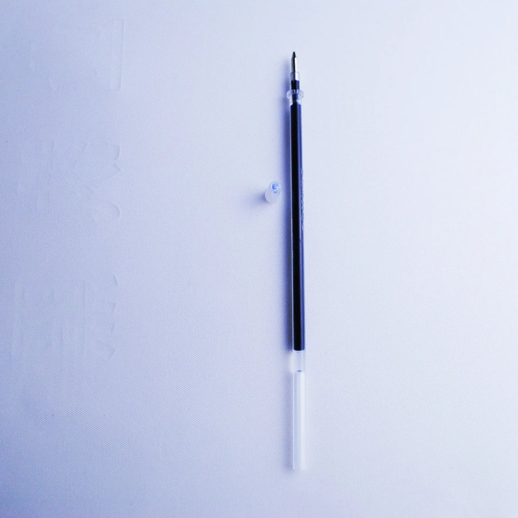 Blue automatic fading pen set with 0.5mm tip, eight refills, and 130mm plastic pen body