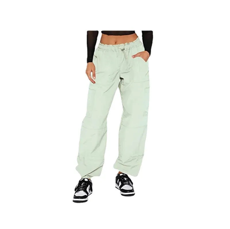 Multi-pocket cargo trousers in loose fit with mid-rise waist, available in multiple colours