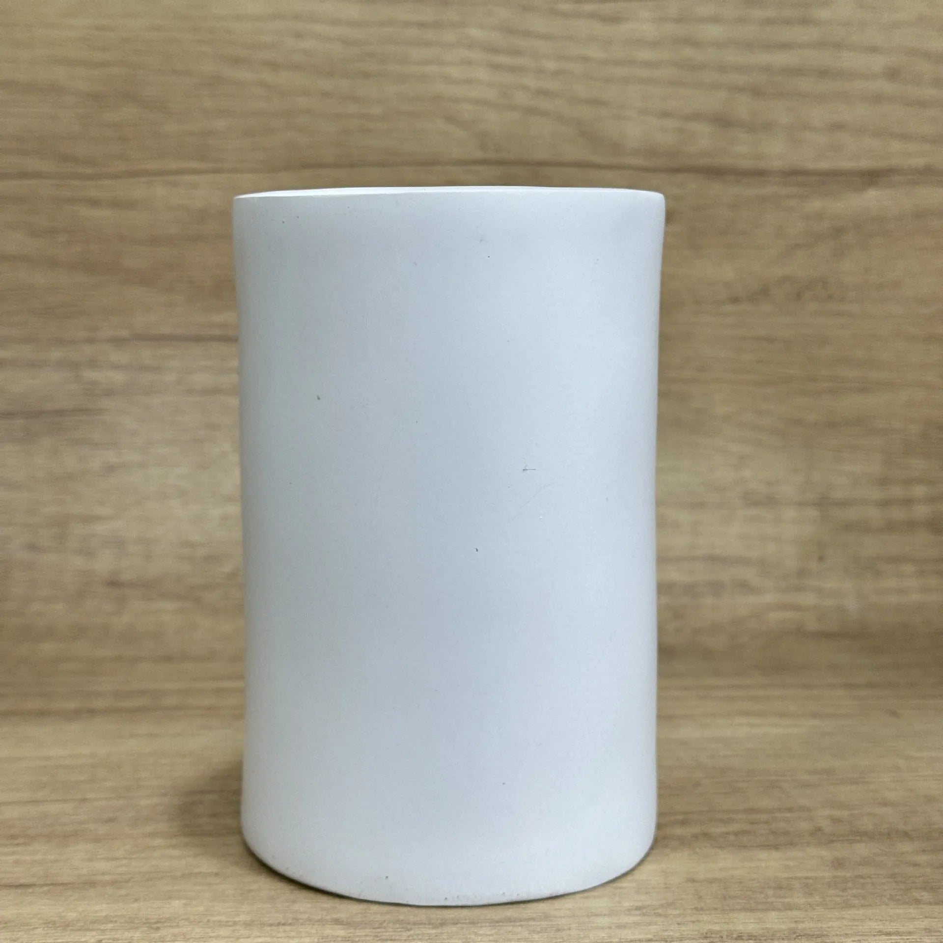 Resin tissue box cover desktop ornament in American style with humorous design measuring 8.5cm by 14.6cm