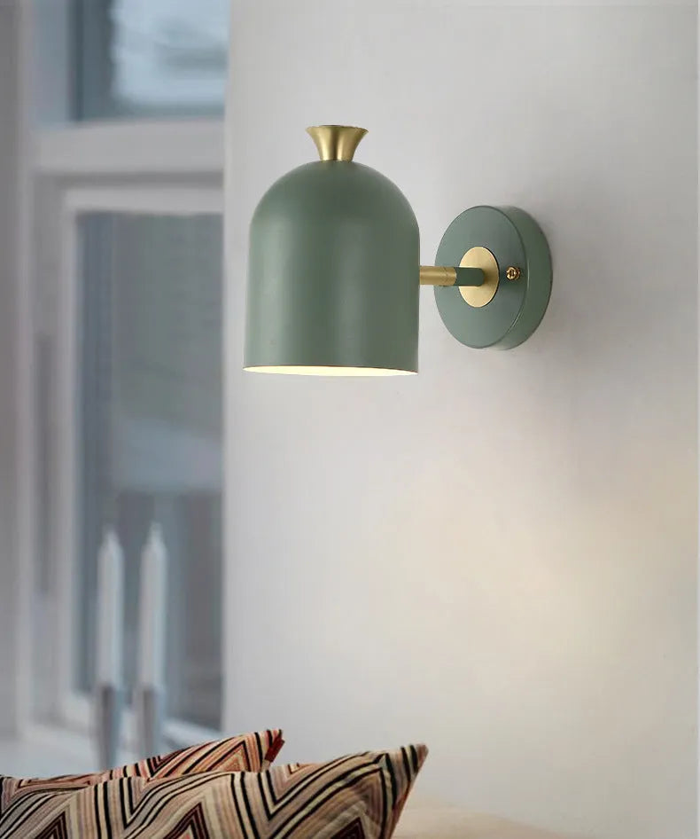 Single-head aluminium LED wall lamp in blue green pink or yellow colours for bedroom lighting