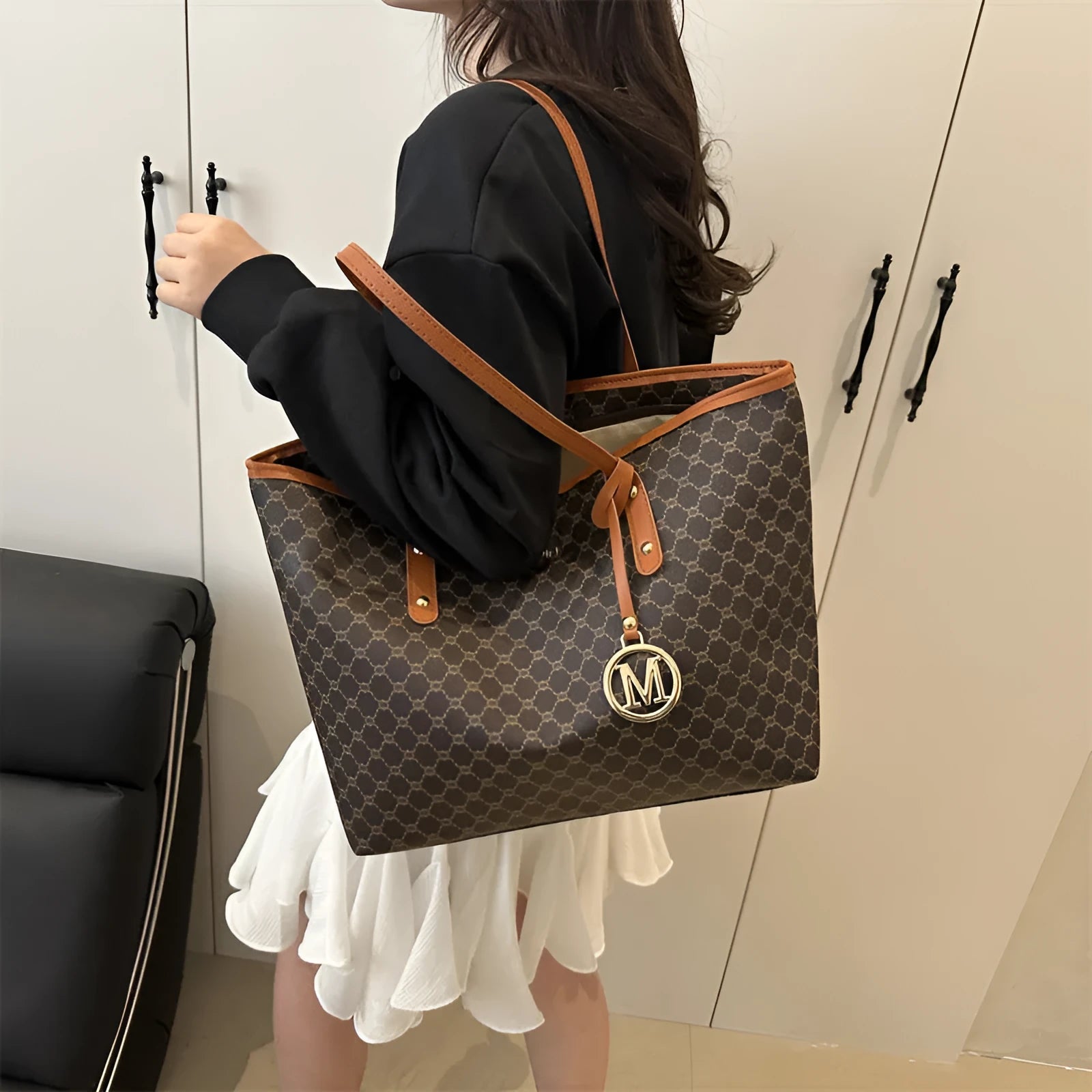 Street trend shoulder bag made from PU material with sewing thread decorative elements