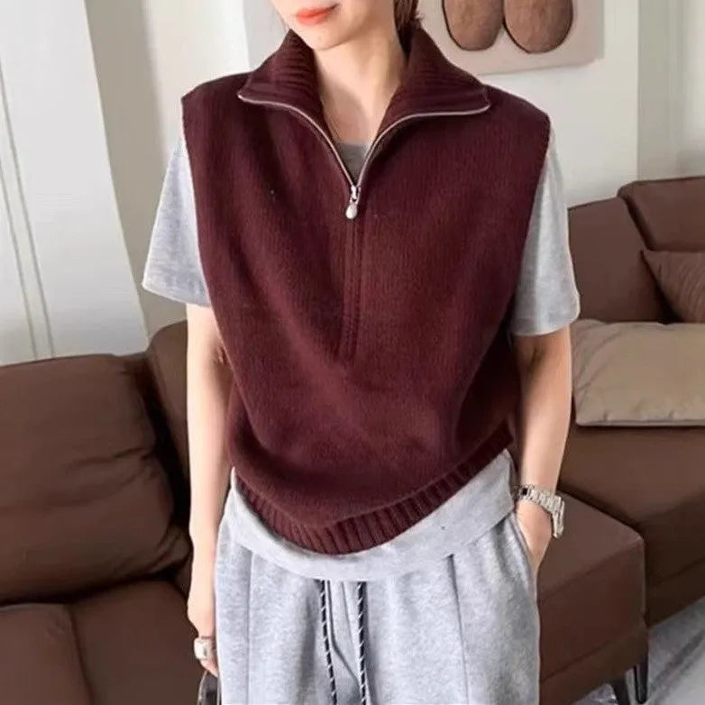 Retro half zip sleeveless knit vest in mesh polyester with 3D pattern