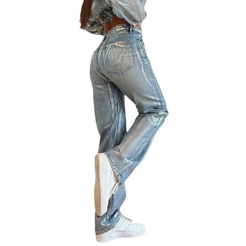 Washed blue straight leg jeans with high waist and contrast colour street style details