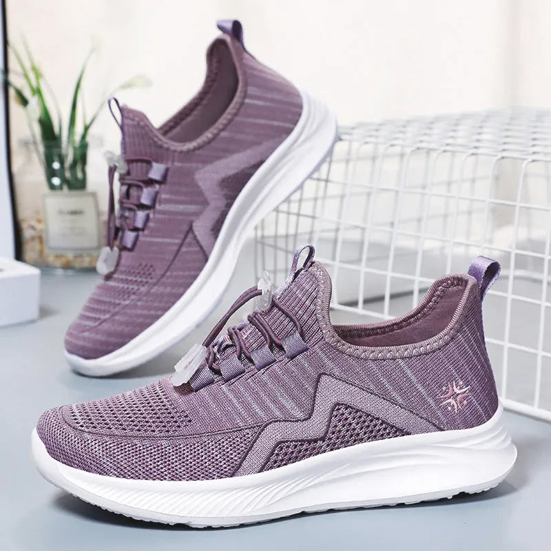 Lightweight soft bottom casual shoes for middle-aged women, black slip-on shallow mouth design