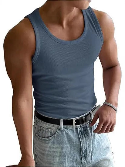 Men's tight black workout T-shirt with wool lining and round neck for sports training