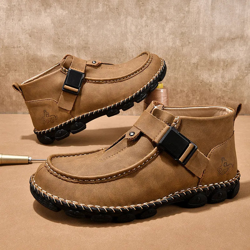 Handmade stitching casual slip-on shoes in synthetic leather with a flat bottom and low heel