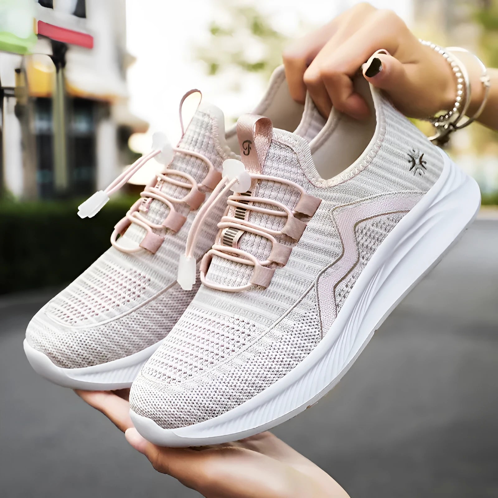 Lightweight soft bottom casual shoes for middle-aged women, black slip-on shallow mouth design