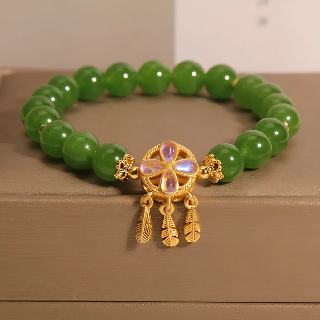 Women's green jasper crystal bracelet with four-leaf clover dream catcher pendant