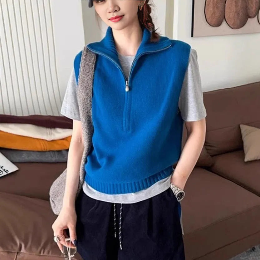 Retro half zip sleeveless knit vest in mesh polyester with 3D pattern