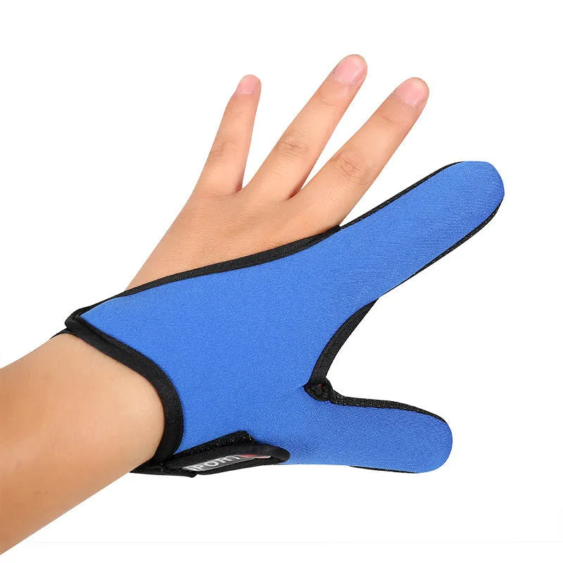 Two-finger fishing glove in camouflage colour showing diving cloth back and microfiber palm.