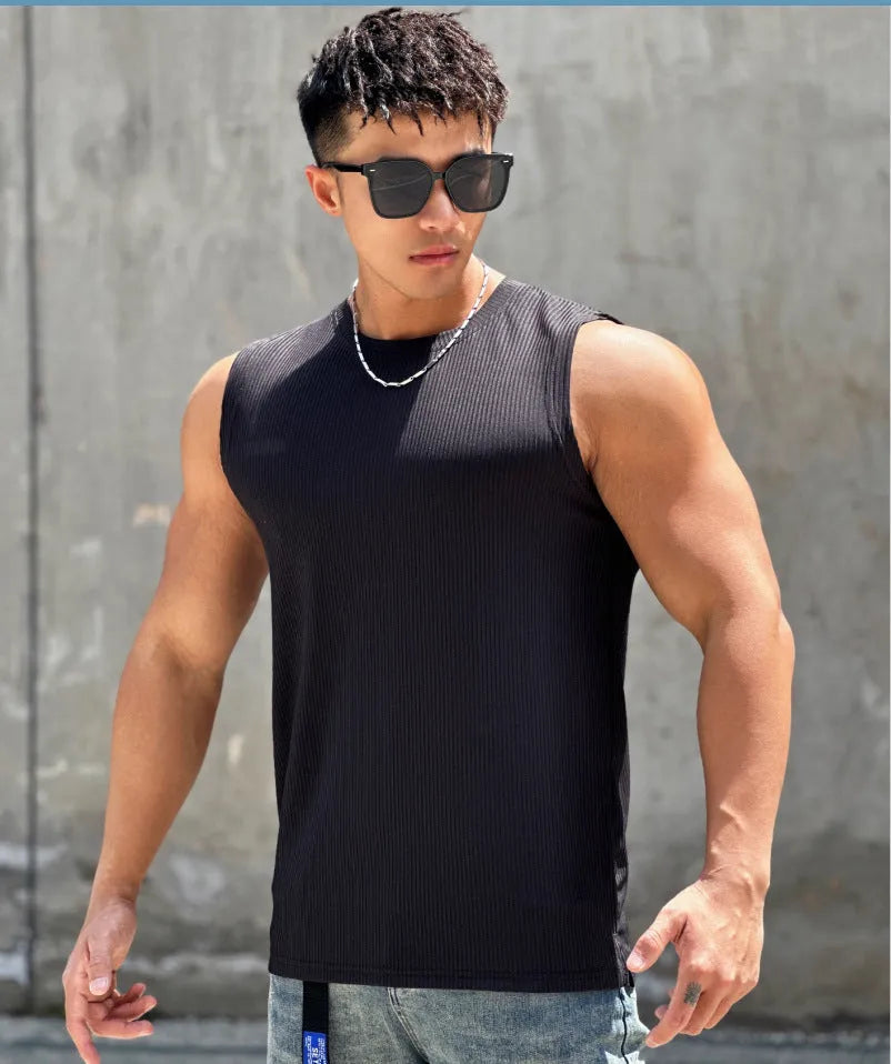 Men's summer workout vest in quick-drying polyester, sleeveless round neck with striped pattern, available in multiple colours