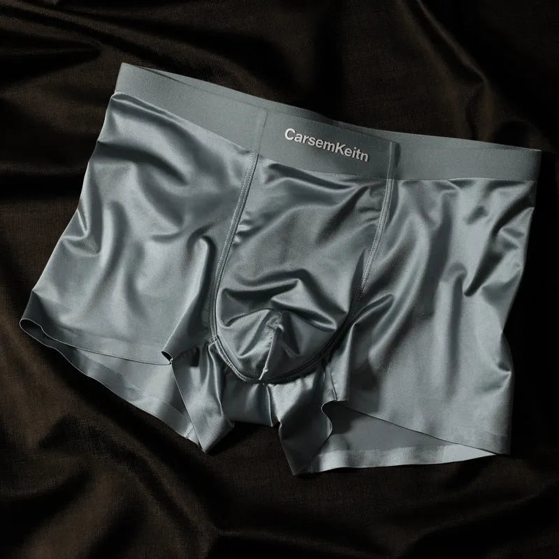 Men's colourblock Ice Silk underwear with seamless construction in multiple colour options