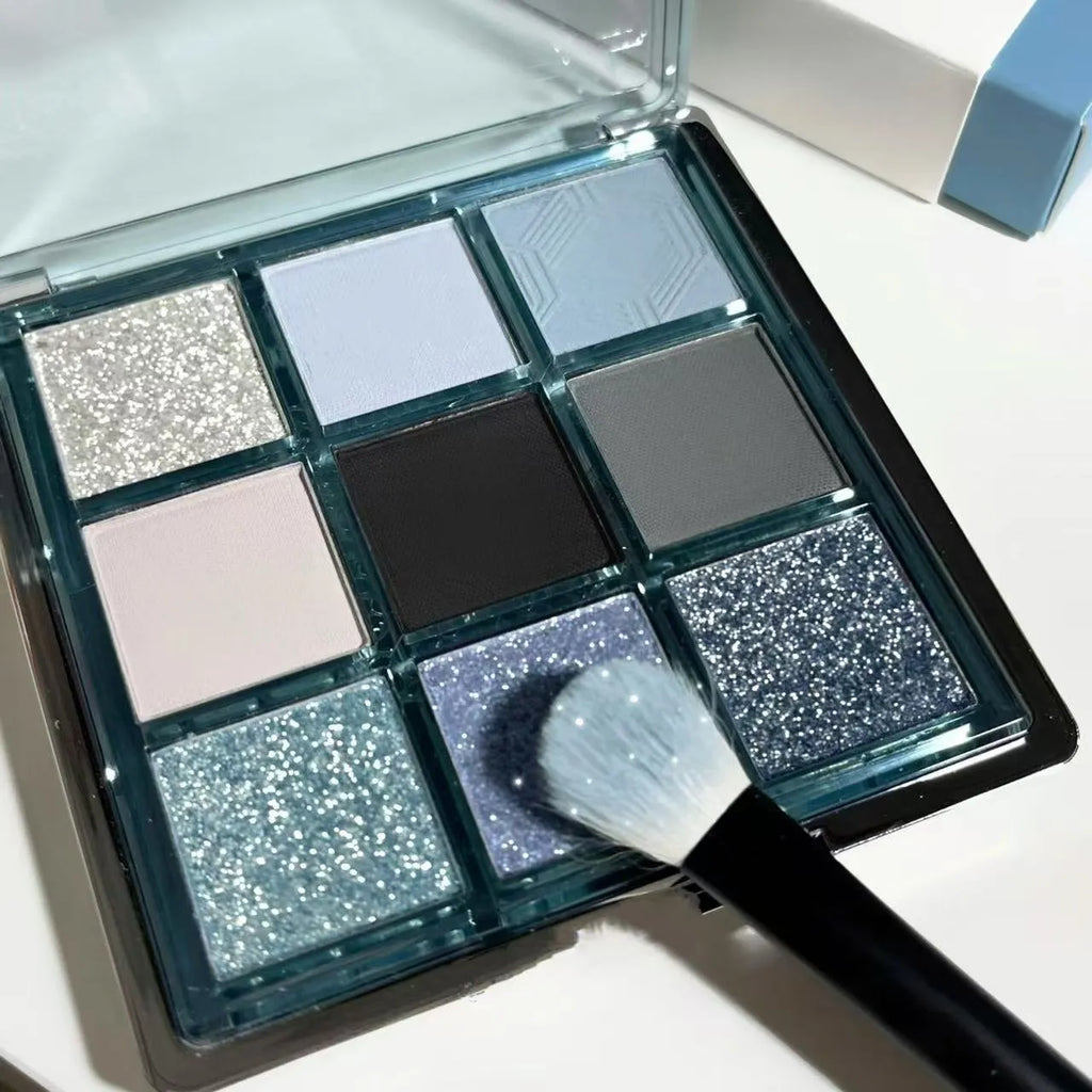 MUGELEEN nine-colour eye shadow plate with blue smoked shades and matte shimmer finishes