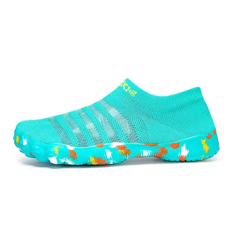 Men's camouflage flyknit water shoes with flat rubber sole and lace-up front