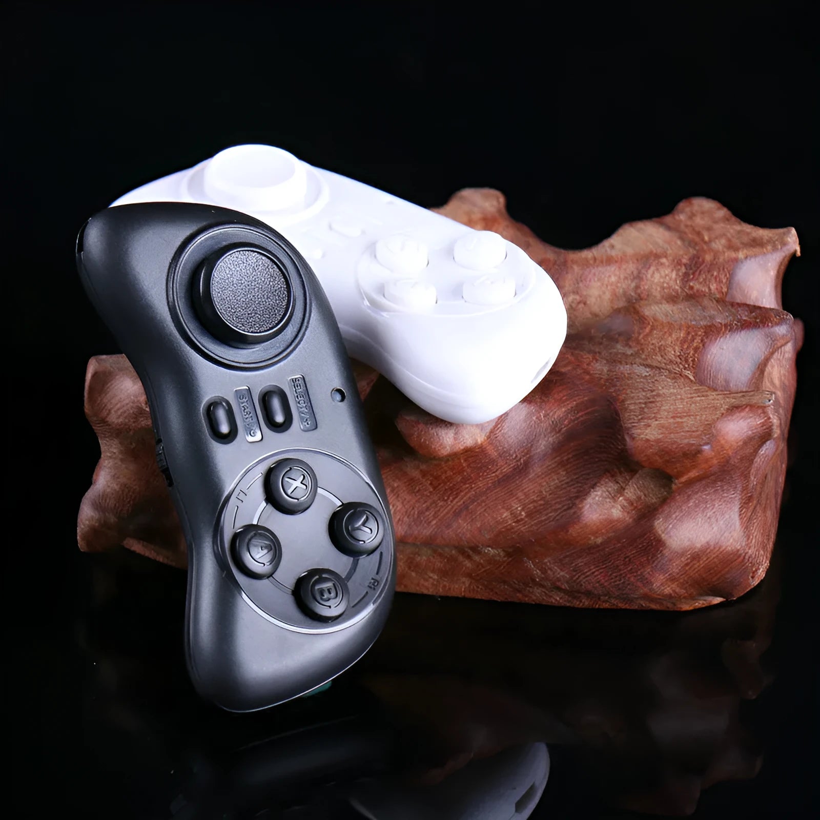 608 Mini Bluetooth Smart Gamepad portable mobile controller in black plastic with buttons