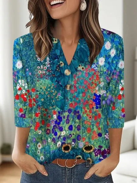 Women's loose fit V-neck T-shirt with 3D printed pattern in Japanese Korean casual style