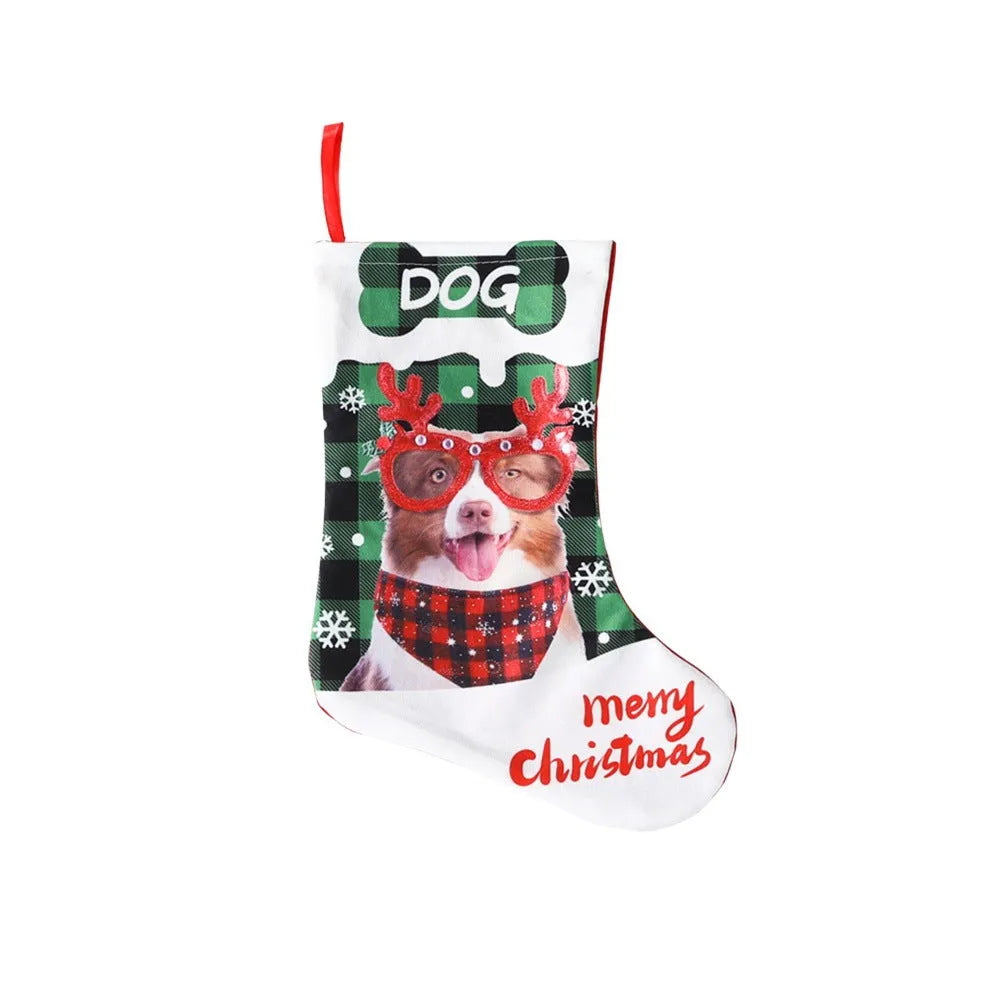 Printed puppy and cat Christmas table decoration cloth in tartan plaid patterns measuring 26x36cm