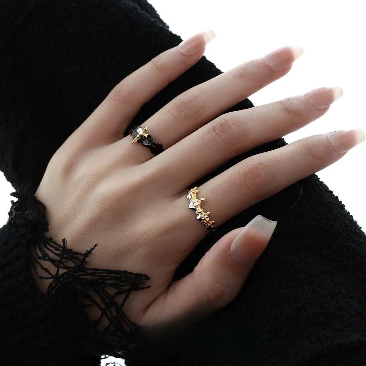 Princess Knight couple ring with adjustable opening in electroplated silver white gold colour
