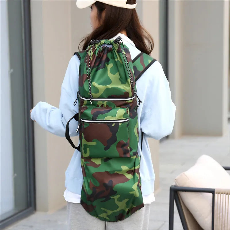 Waterproof nylon skateboard bag with 20-35 litre capacity for sports equipment in camouflage colours