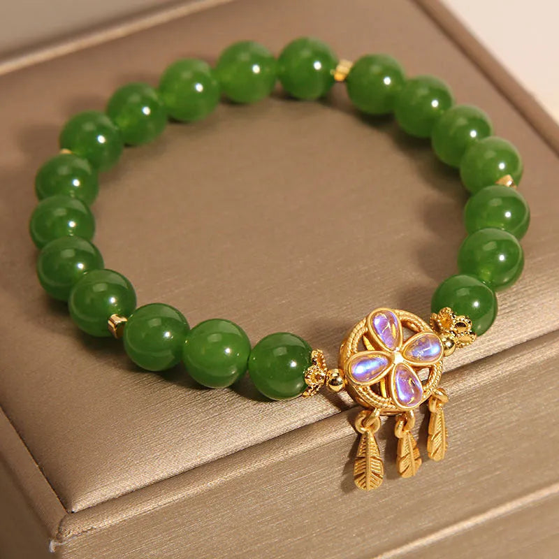 Women's green jasper crystal bracelet with four-leaf clover dream catcher pendant