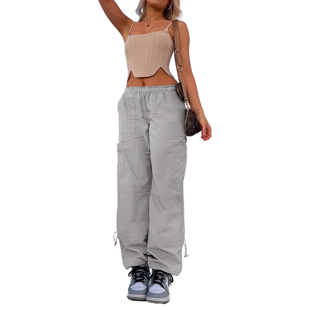 Multi-pocket cargo trousers in loose fit with mid-rise waist, available in multiple colours