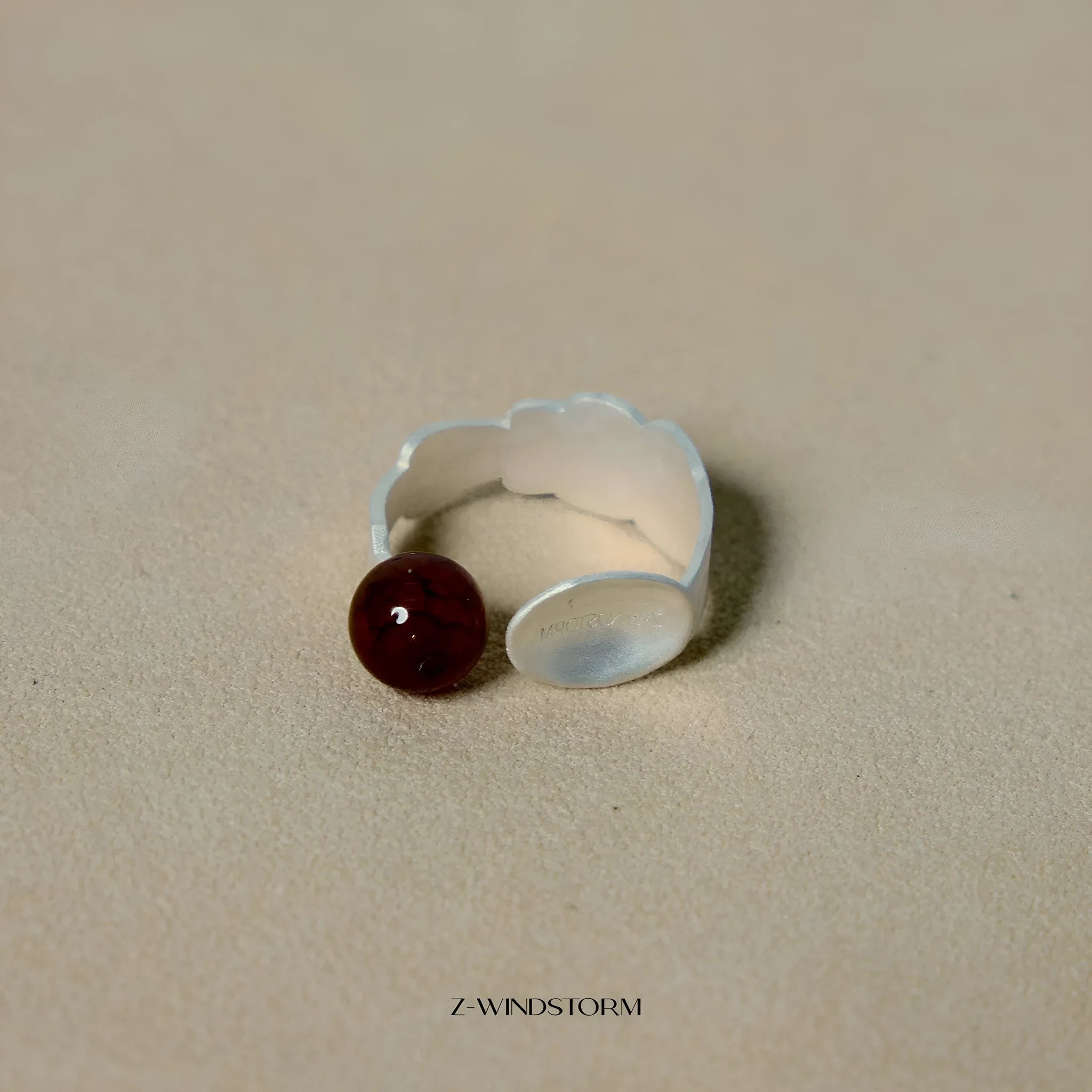 Alloy ring and bracelet set with diamond shape elements and electroplating finish