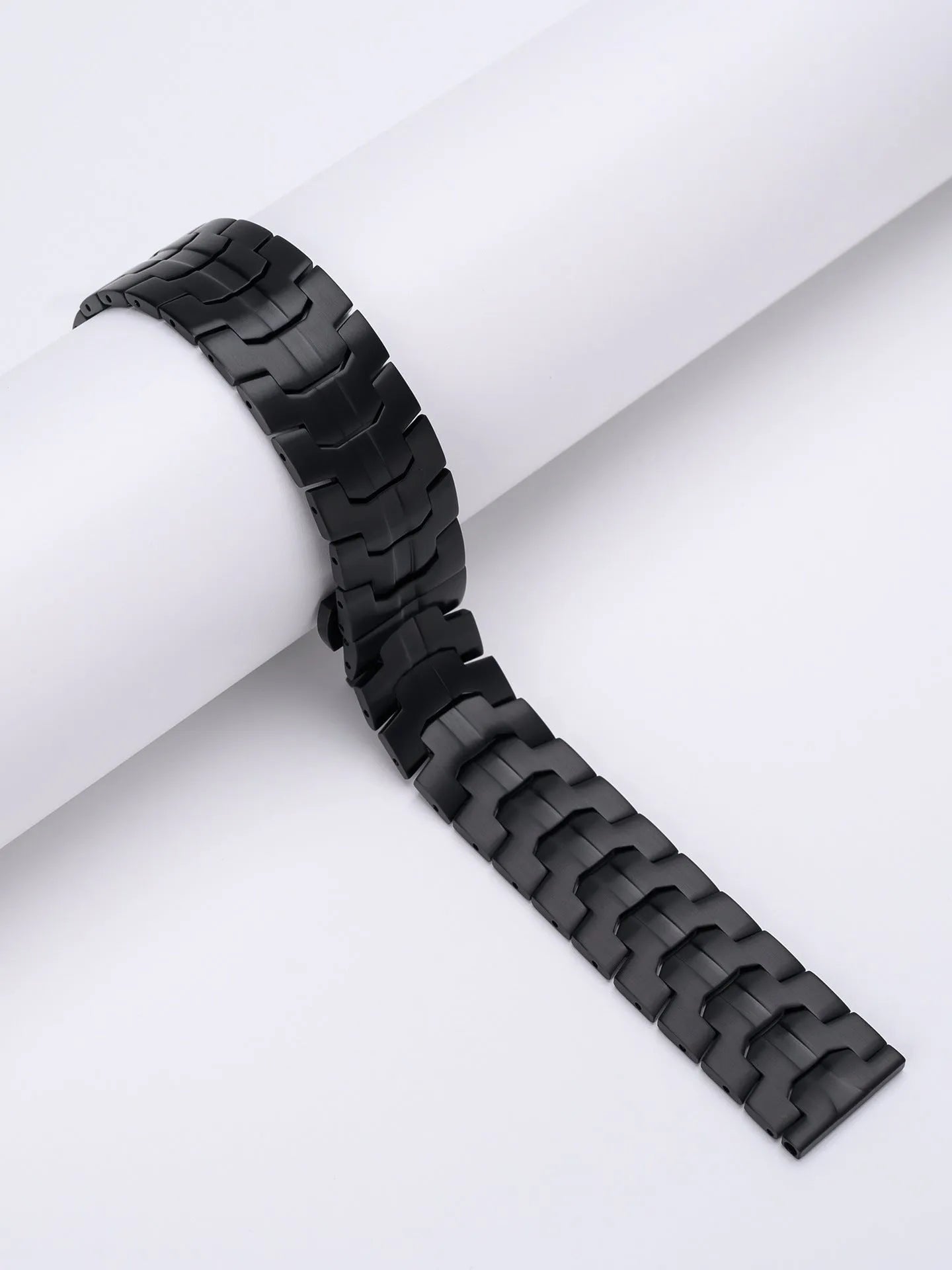 Stainless steel metal watch band for Samsung Galaxy Watch showing colour options on a watch case