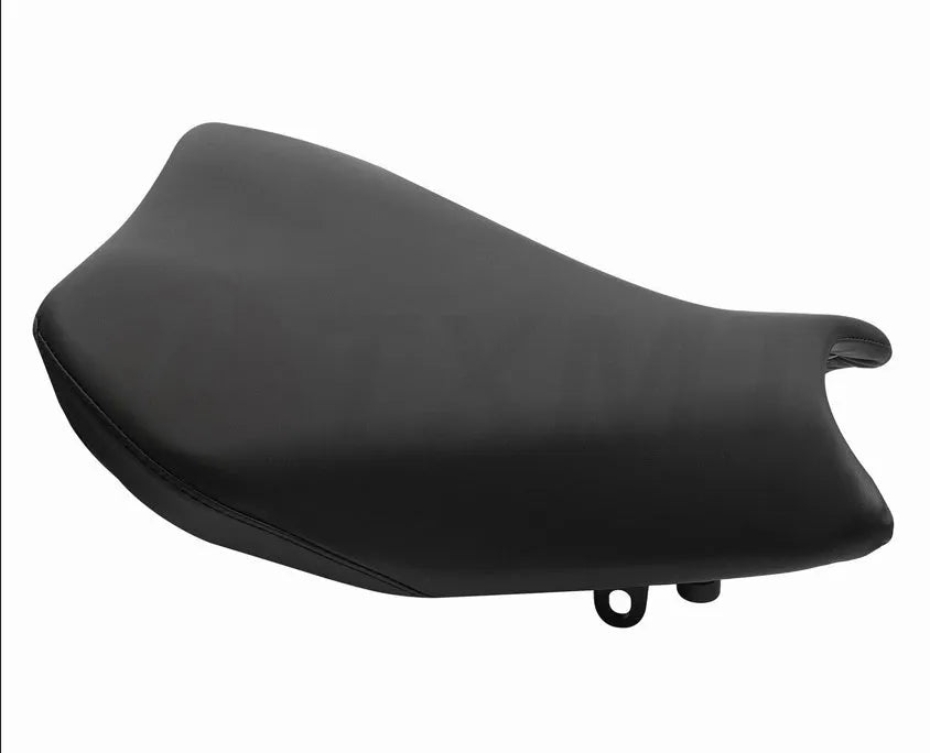 Suzuki GSXR1000 motorcycle seat cover set in PU leather, size L, showing front and rear coverage option