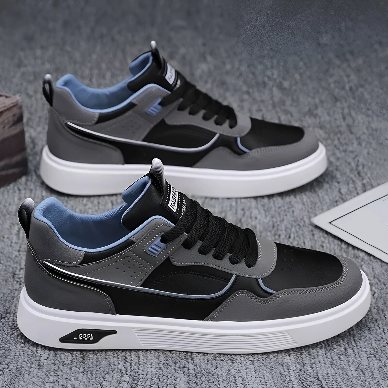 Men's Korean-style canvas board shoes in black with mesh lining and round toe design