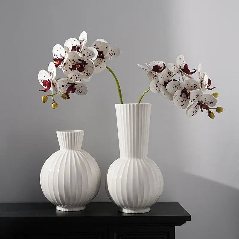 White ball-shaped ceramic vase with stripes, an American country style living room table decoration.