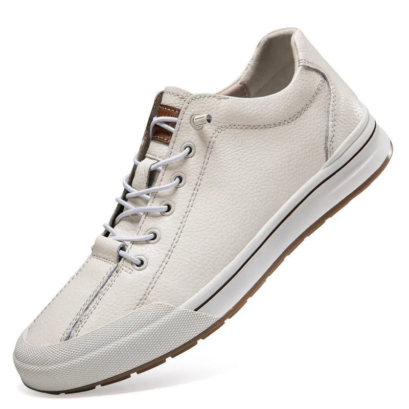 Men's round-toe matte leather casual shoes with a flat 6CM heel, shown in black and white colour options.