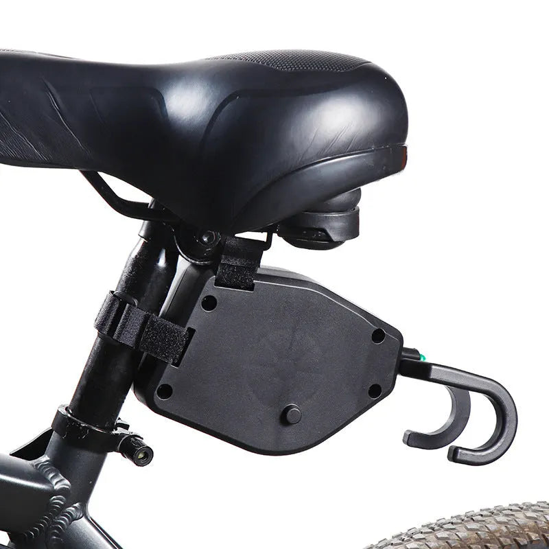 Black plastic and resin mountain bike trailer traction rope measuring 1.3 metres for parent-child cycling