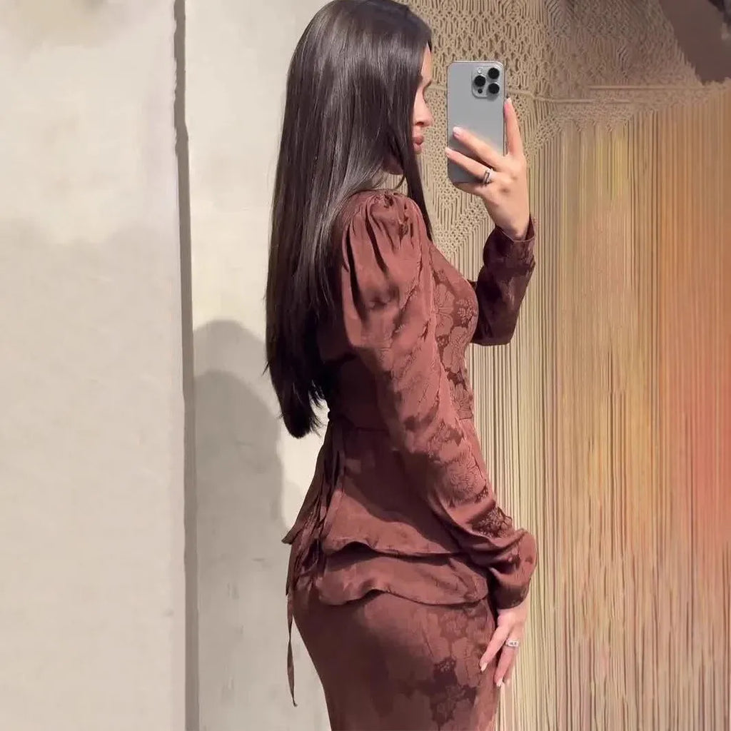 Dark brown floral pattern women's dress with long sleeves and fake two-piece retro design