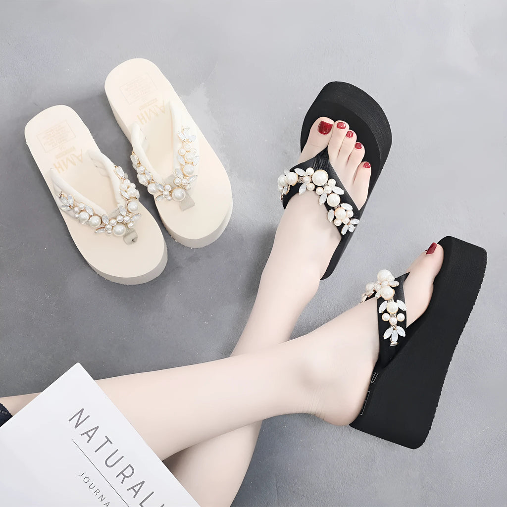Women's high-heeled flip-flops with cotton cloth upper in black or beige colour, available in sizes 35 to 40.