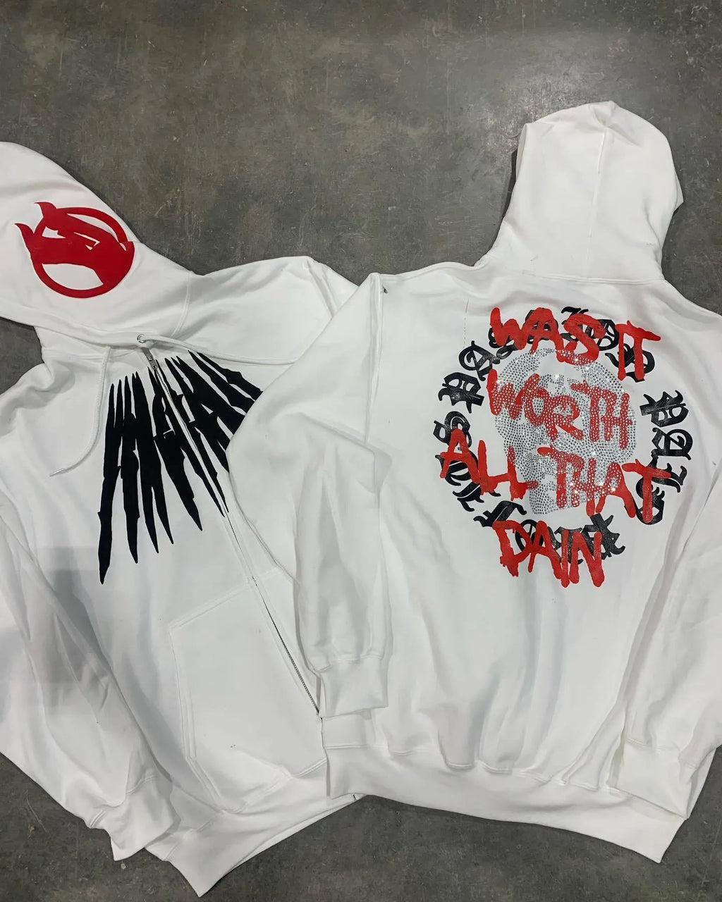Printed skull and letter pattern hooded sweatshirt with hot rhinestone details in loose cardigan style