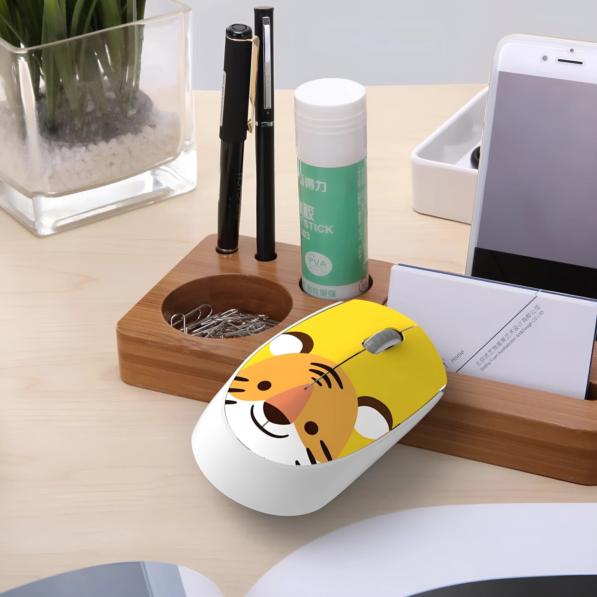 Wireless cartoon animal USB mouse measuring 10.55cm with blue rabbit design