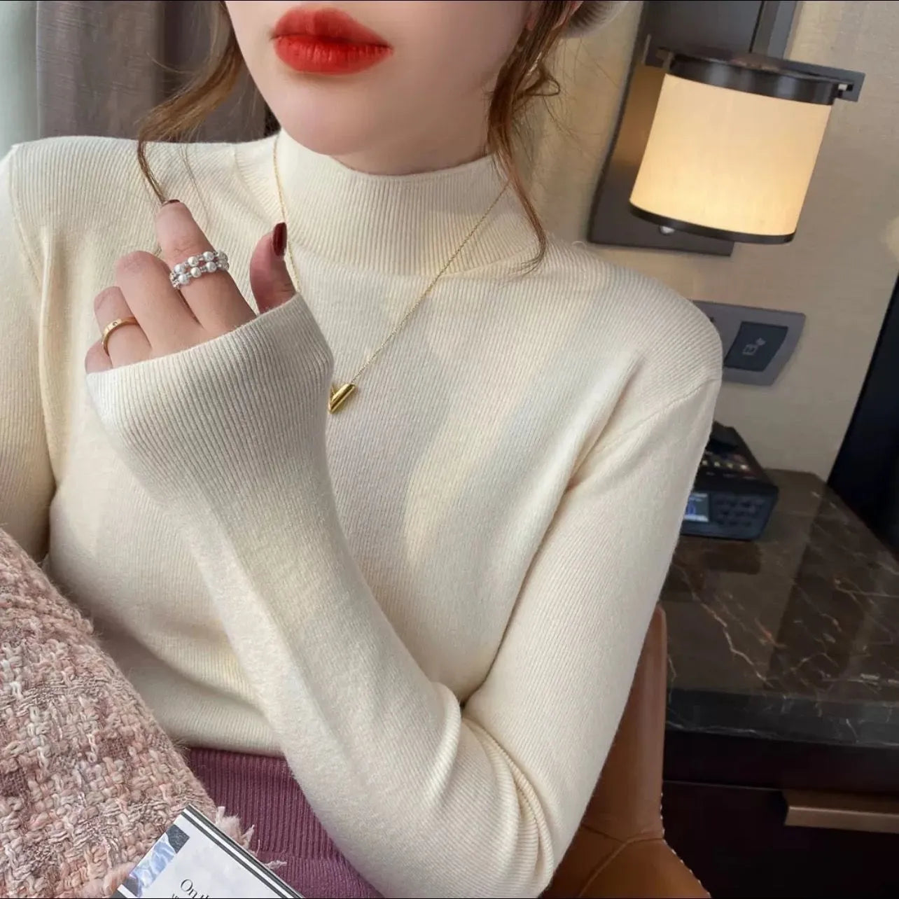 Slim fit western style long sleeve top in viscose fibre fabric with inner knitted construction